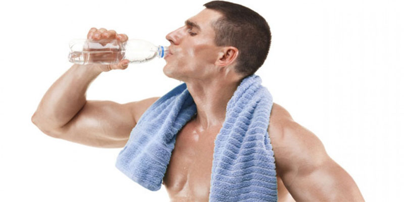 اهمیت-نوشیدن-آب-در-ورزشکاران